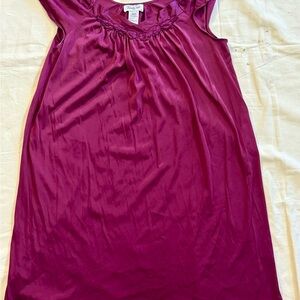 Vintage Vanity Fair Nightgown S Magenta Nylon Flutter Sleeve Lace Y2K Glam